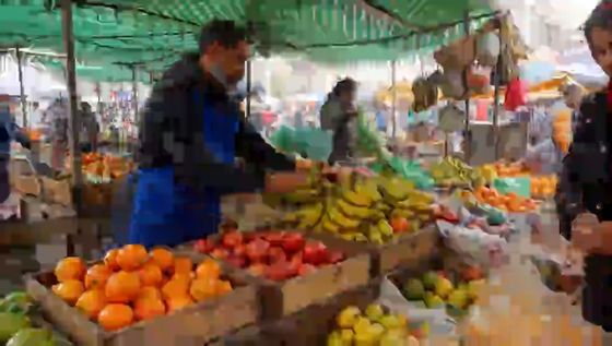 Blocky market, A generated market clip, re-encoded at 120 kbps
